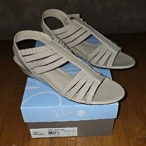 Life Stride Women's Taupe Sandals